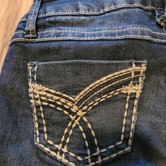 YMI Cropped Denim Jeans Size 3 - Picture 5 of 9